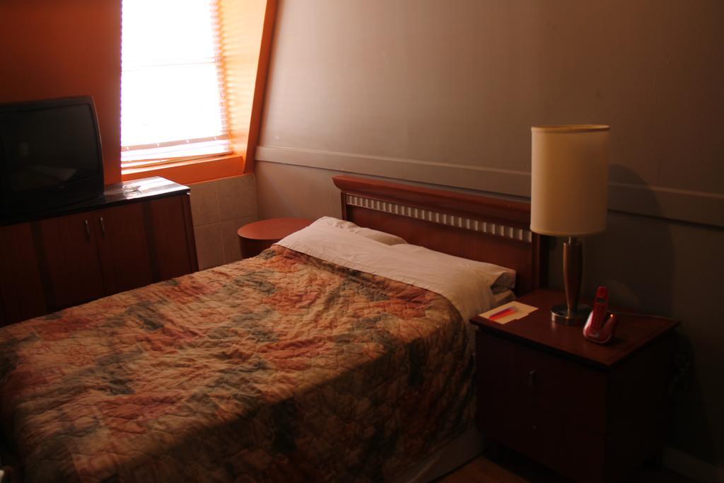 Toronto Central Hotel الغرفة الصورة
